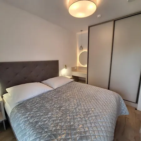 Modern White Kollataja 7a *